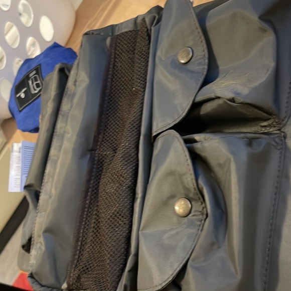 Leather hanging toiletry kit - Picture 8 of 8